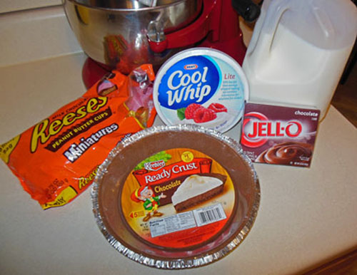 Ingedients for Reese's Frozen Pie