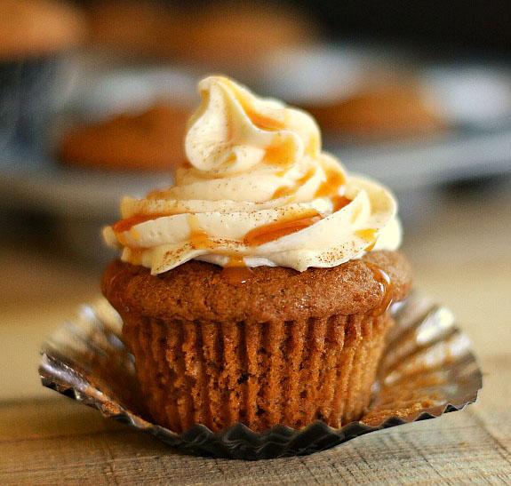 caramel-pumpkin-spice-cupcake