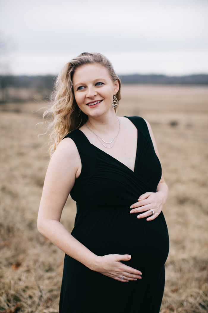 Read these tips from a professional photographer so you will be ready for your maternity photo shoot.